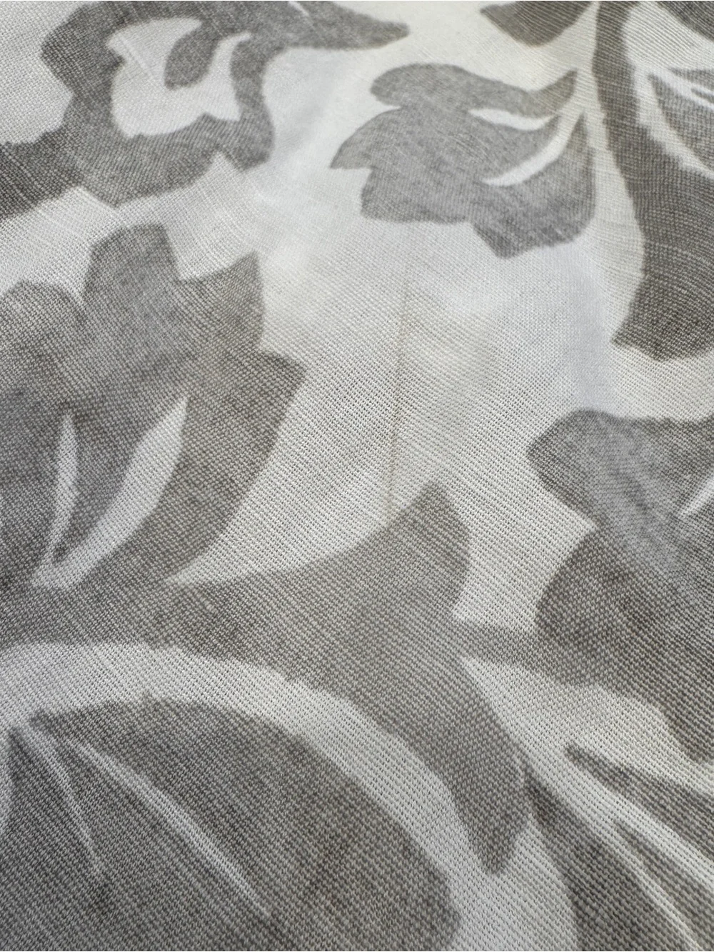 Pottery Barn Ana Medallion Standard Pillow Cases Set of 2 Gray White Decorative